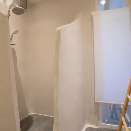 Kalanan Luxury Lägenhet *